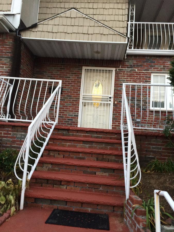 Cozy And Quiet Apartment New York Exterior photo